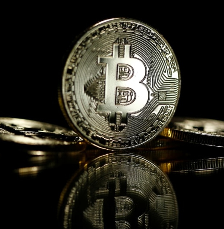 Business Law Program Pioneers First U.S. Course on Virtual Currency Laws