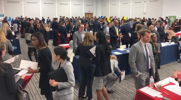 Externship Fair Connects Students with Opportunity