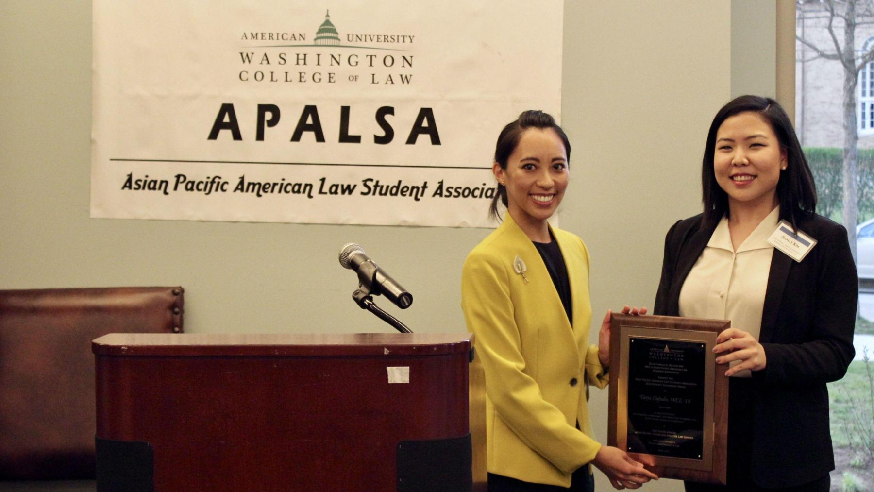 APALSA’s President-Elect Shally Kim, JD Candidate '19, presenting the APALSA Student Leadership award to Tarja Cajudo, JD Candidate ‘18 